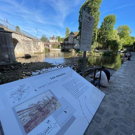 Les Pieds Dans L'Eau - Moret Centre Exterior foto