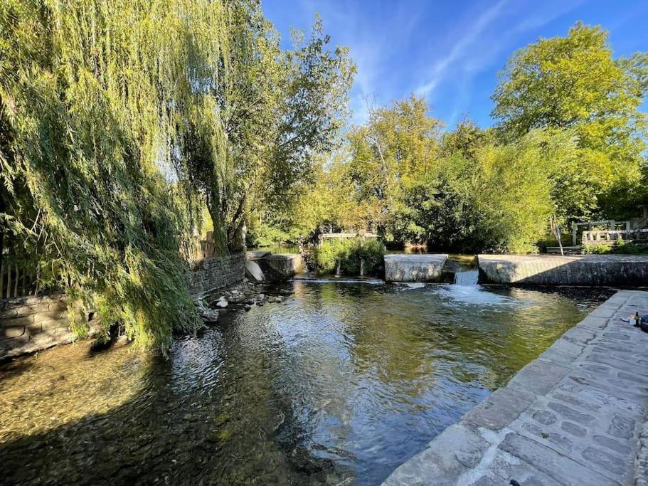 Les Pieds Dans L'Eau - Moret Centre Exterior foto